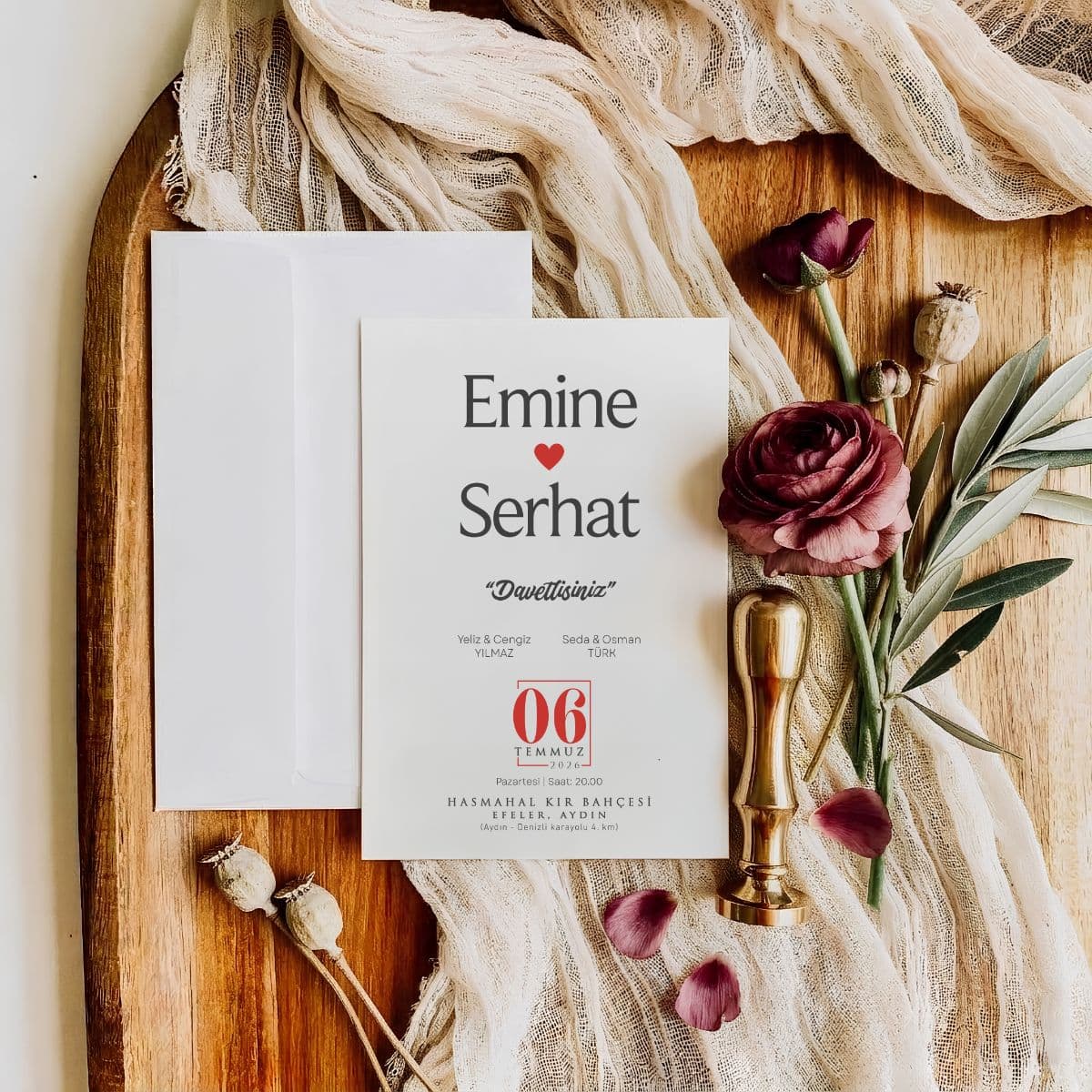 Minimalist Kalpli Beyaz Düğün Davetiyesi